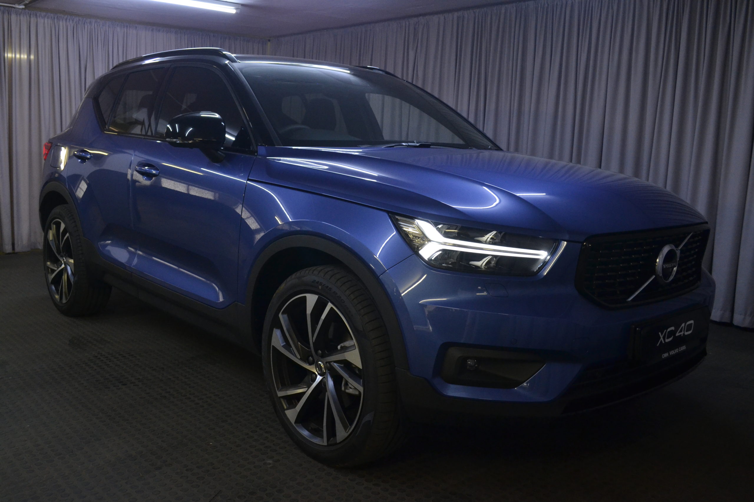 2022 Volvo XC40 Recharge: Choosing the Right Trim - Autotrader