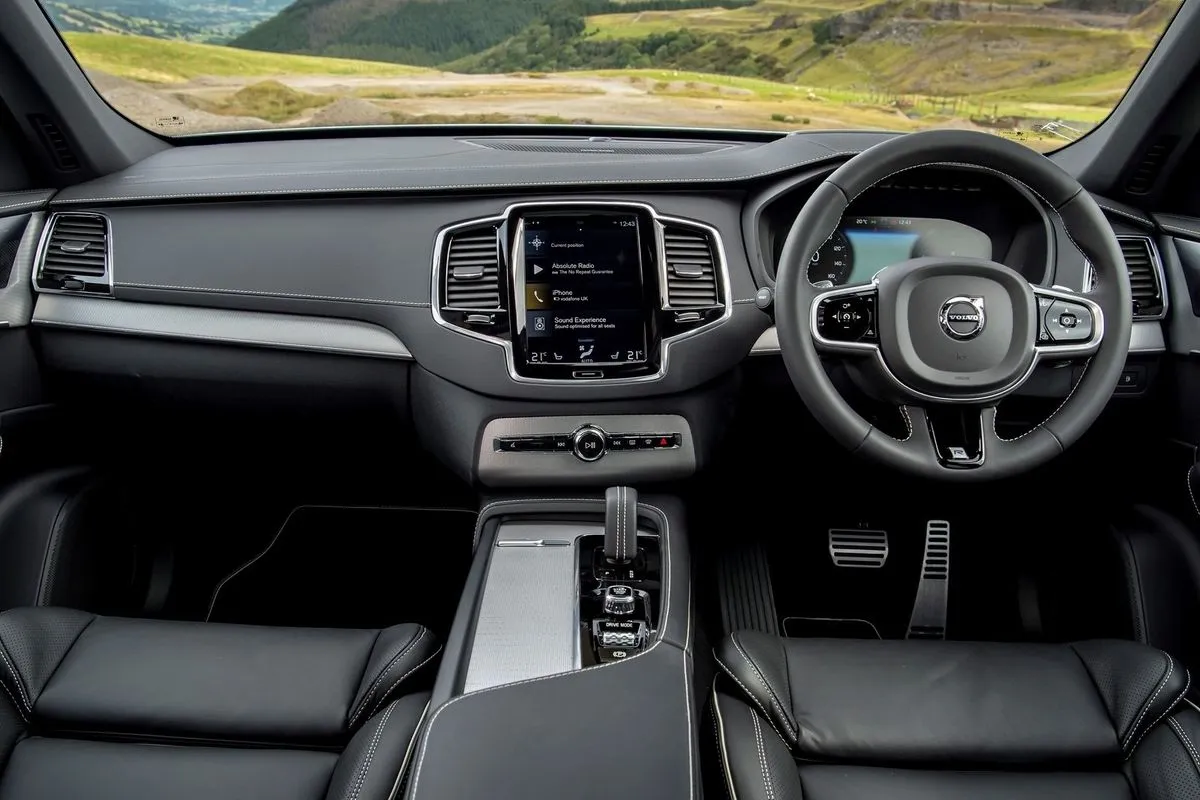 2022 Volvo XC90 - Interior
