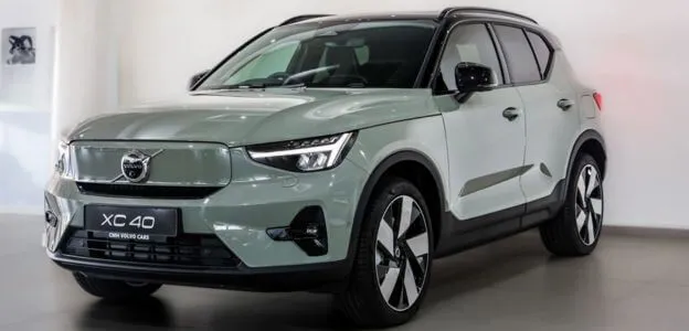 electricy-your-ride-with-volvo-electric-cars-xc-40-recharge-twin-motor