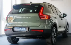 volvo-xc-40-recharge-rear-view