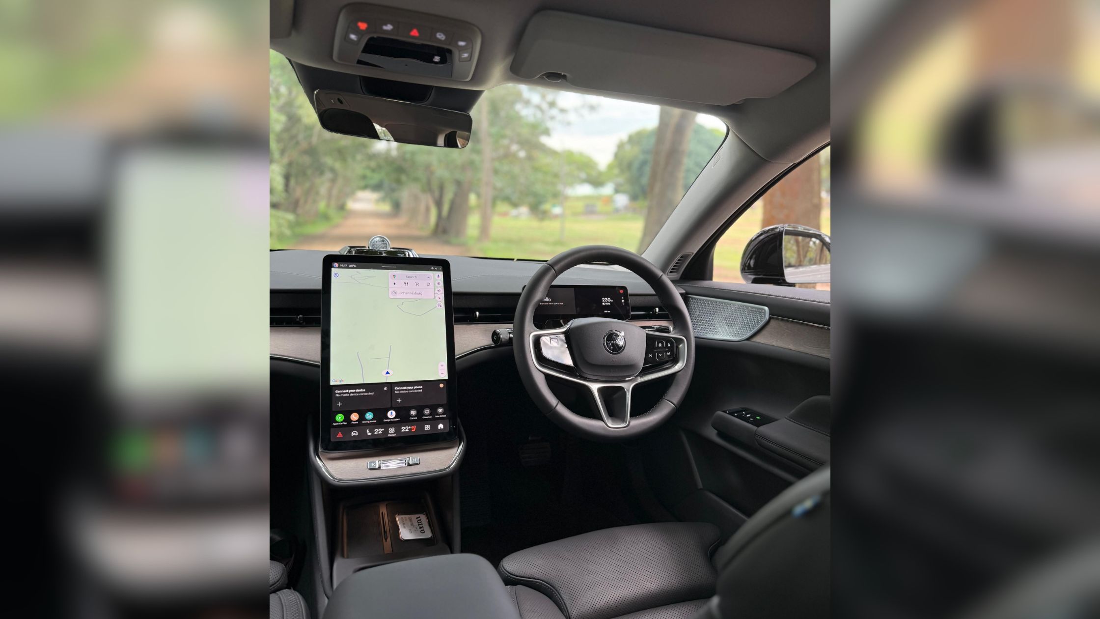 All-Electric Volvo ES90 Infortainement Cluster